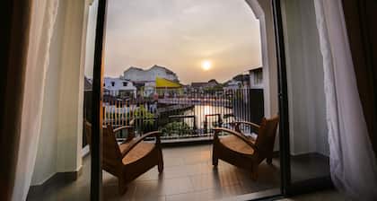 1825 Gallery Hotel