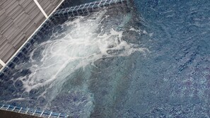 Outdoor spa tub - W14 Pattaya (Pattaya)