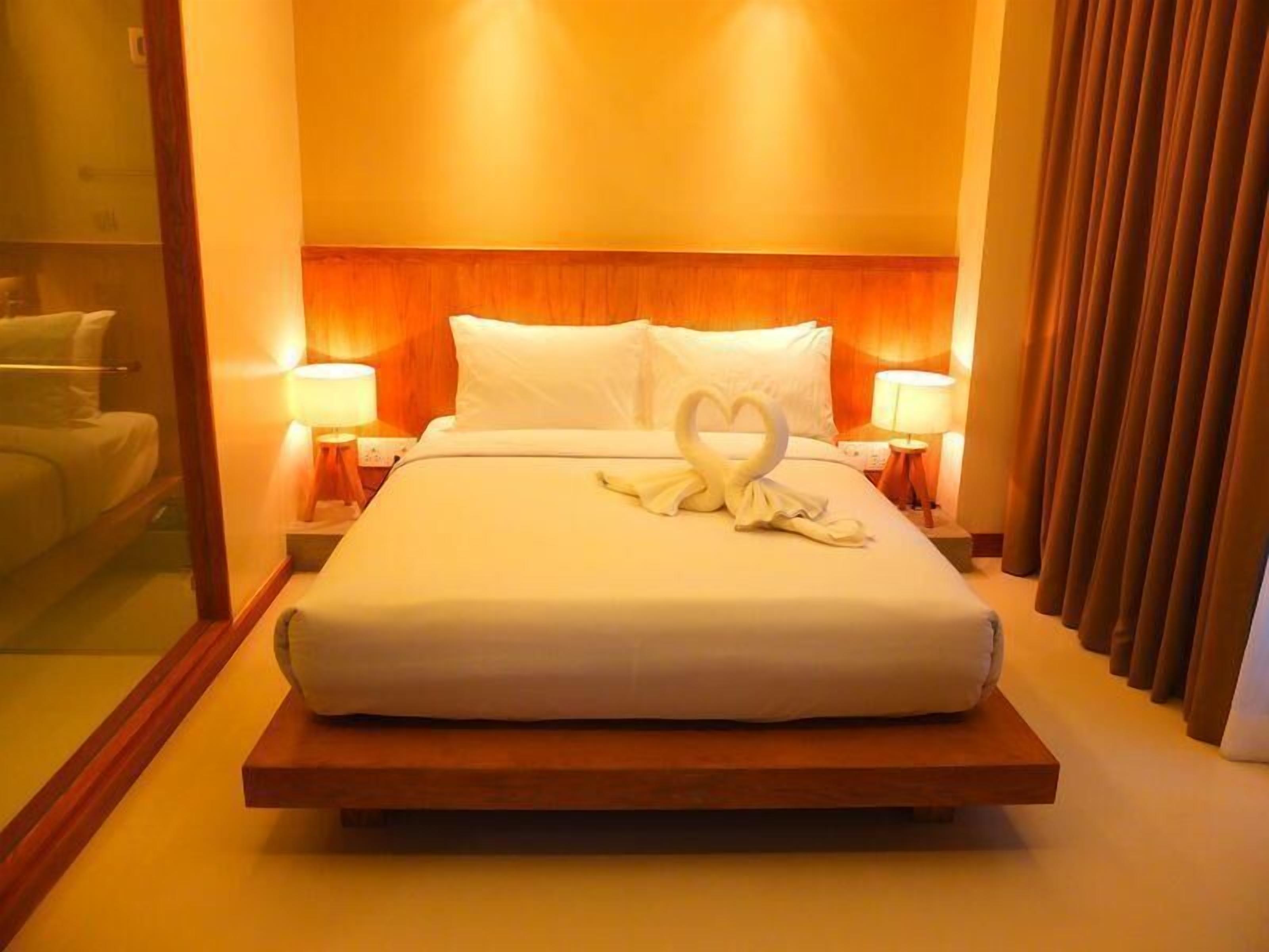 In-room safe, free WiFi