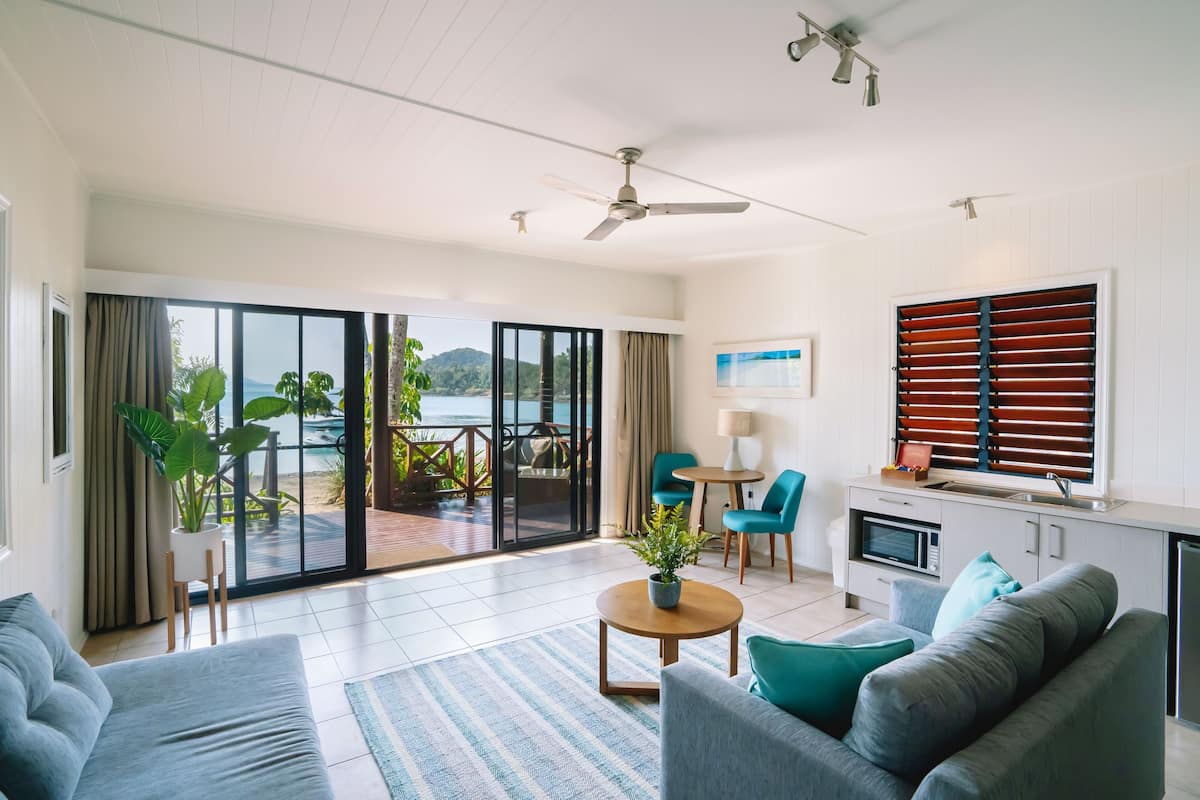Bungalow, 1 chambre, en front de plage | Coin séjour
