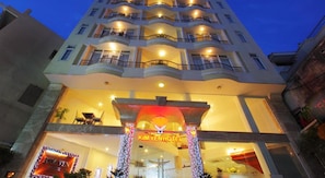 Front of property – evening/night - Kim Yen Hotel (Ho Chi Minh City)