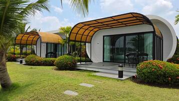 Standard Double or Twin Room, 1 Bedroom, Harbour View, Overwater