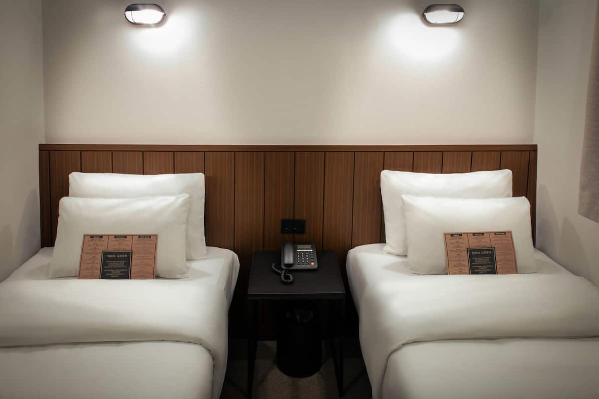 Standaard Twin kamer | Een bureau, geluiddichte muren, gratis wifi