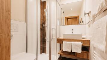 Economy Double Room, Balcony | Bathroom