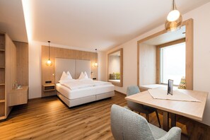 Premium bedding, in-room safe, blackout curtains, free WiFi - Gut Berg Naturhotel (Sankt Johann im Pongau)