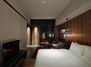 Classic Room | Premium bedding, down comforters, free minibar, in-room safe - Hotel Proverbs Taipei (Taipei)