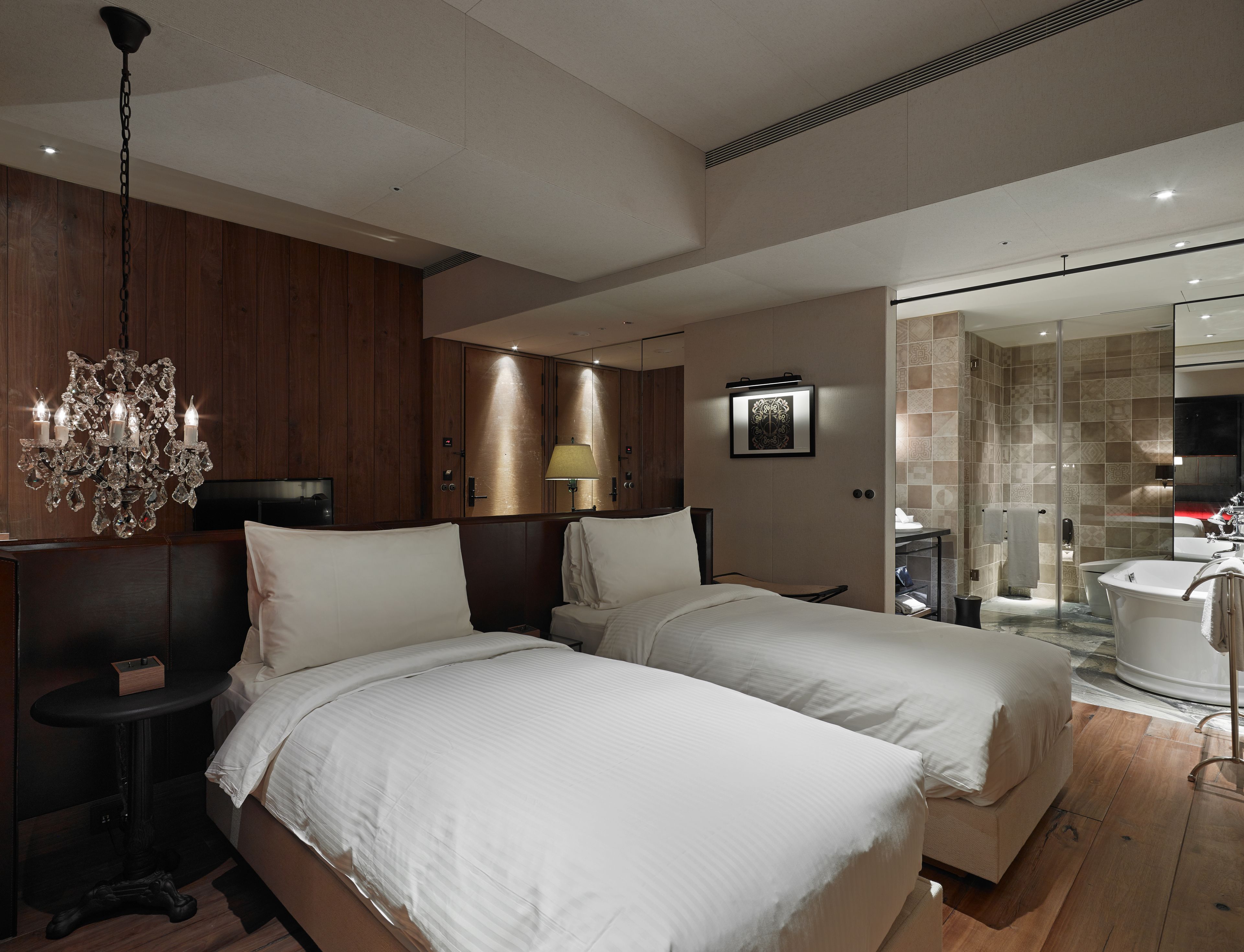 premium room | 1 bedroom, premium bedding, down duvets, free minibar