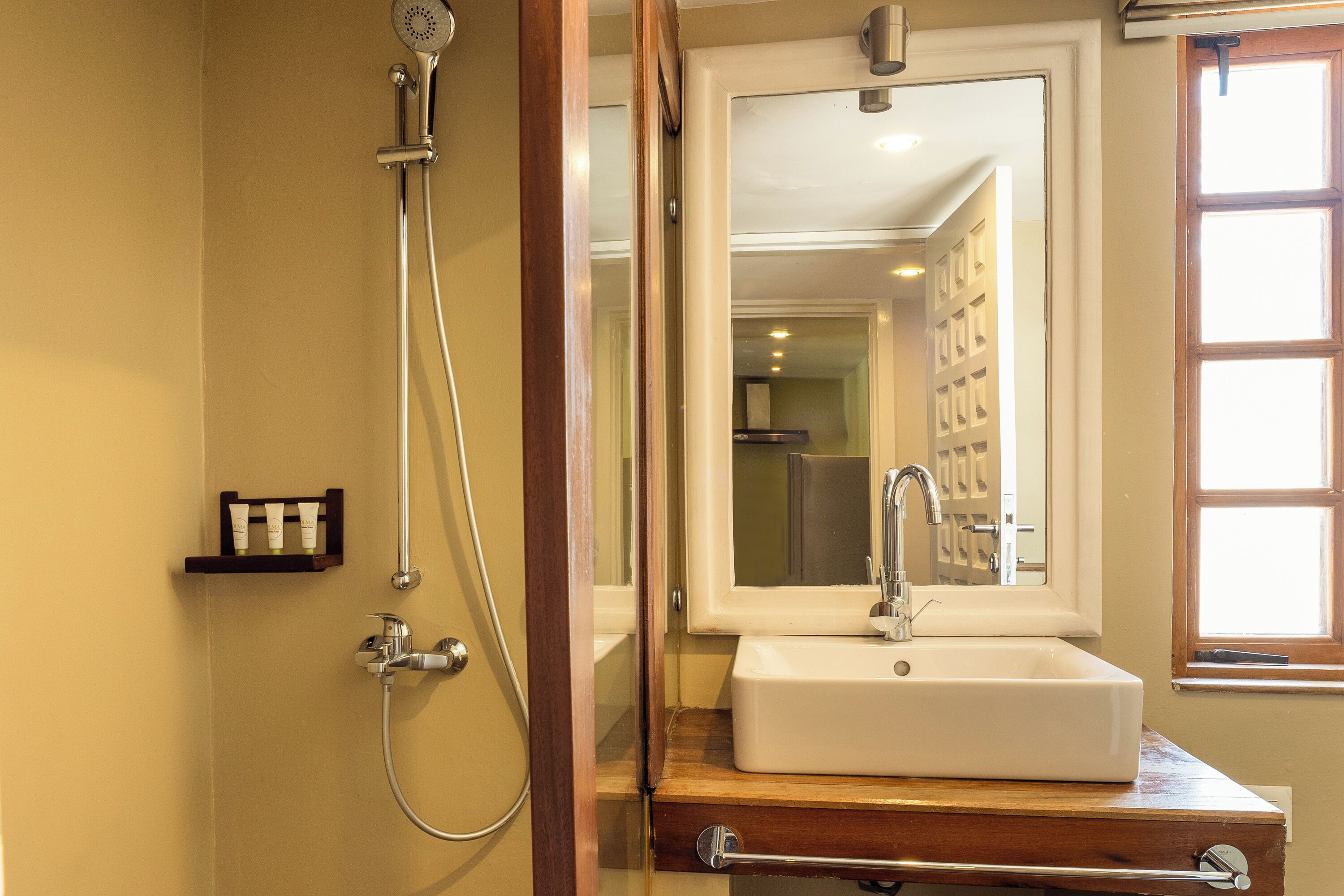 comfort apartment, 2 bedrooms | bathroom | shower, free toiletries, towels