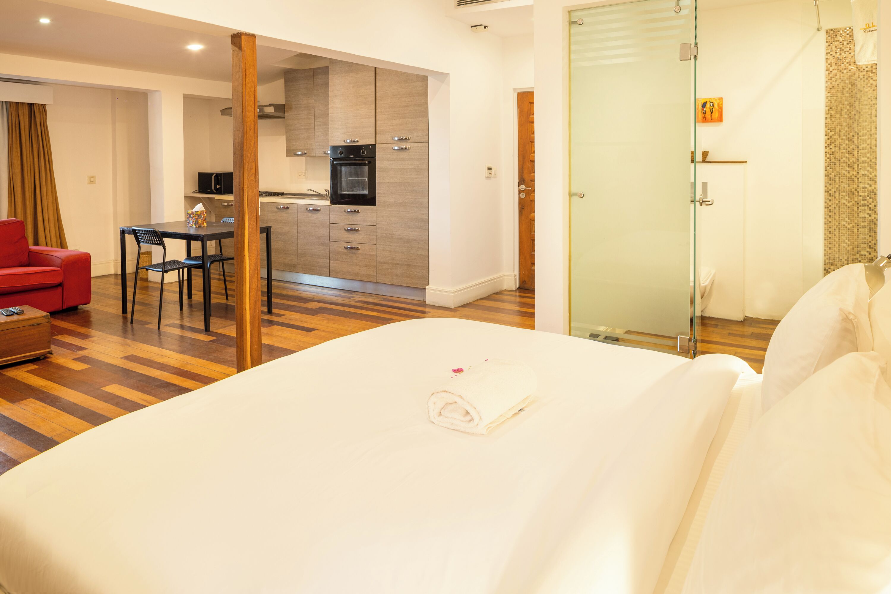 business room, 1 queen bed | 1 bedroom, in-room safe, individually furnished, soundproofing