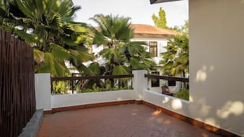 Luxury Apartment, 2 Bedrooms, Balcony, Pool View | Terrace/patio