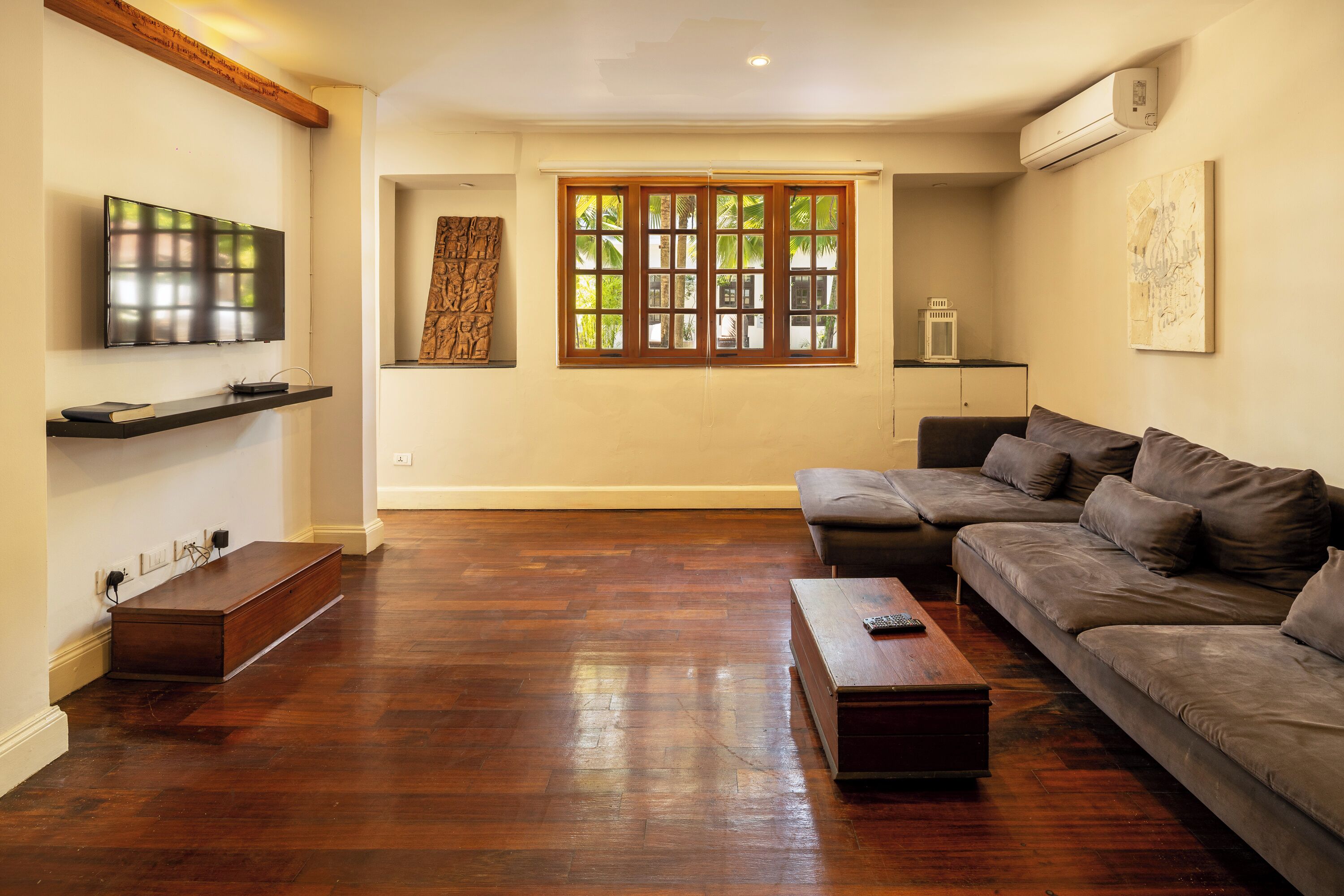 superior suite | living area | led tv