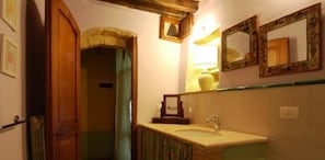 Apartment, 1 Bedroom | Bathroom | Shower
