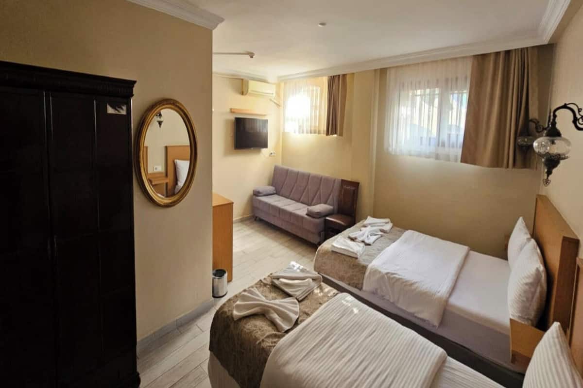 Premium bedding, minibar, soundproofing, iron/ironing board