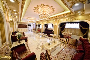 Lobby sitting area - Golden Ak Marmara Hotel (Istanbul)