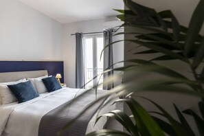 Superior Suite | Premium bedding, soundproofing, free WiFi, bed sheets - Hotel Kontes Comfort (Paros)