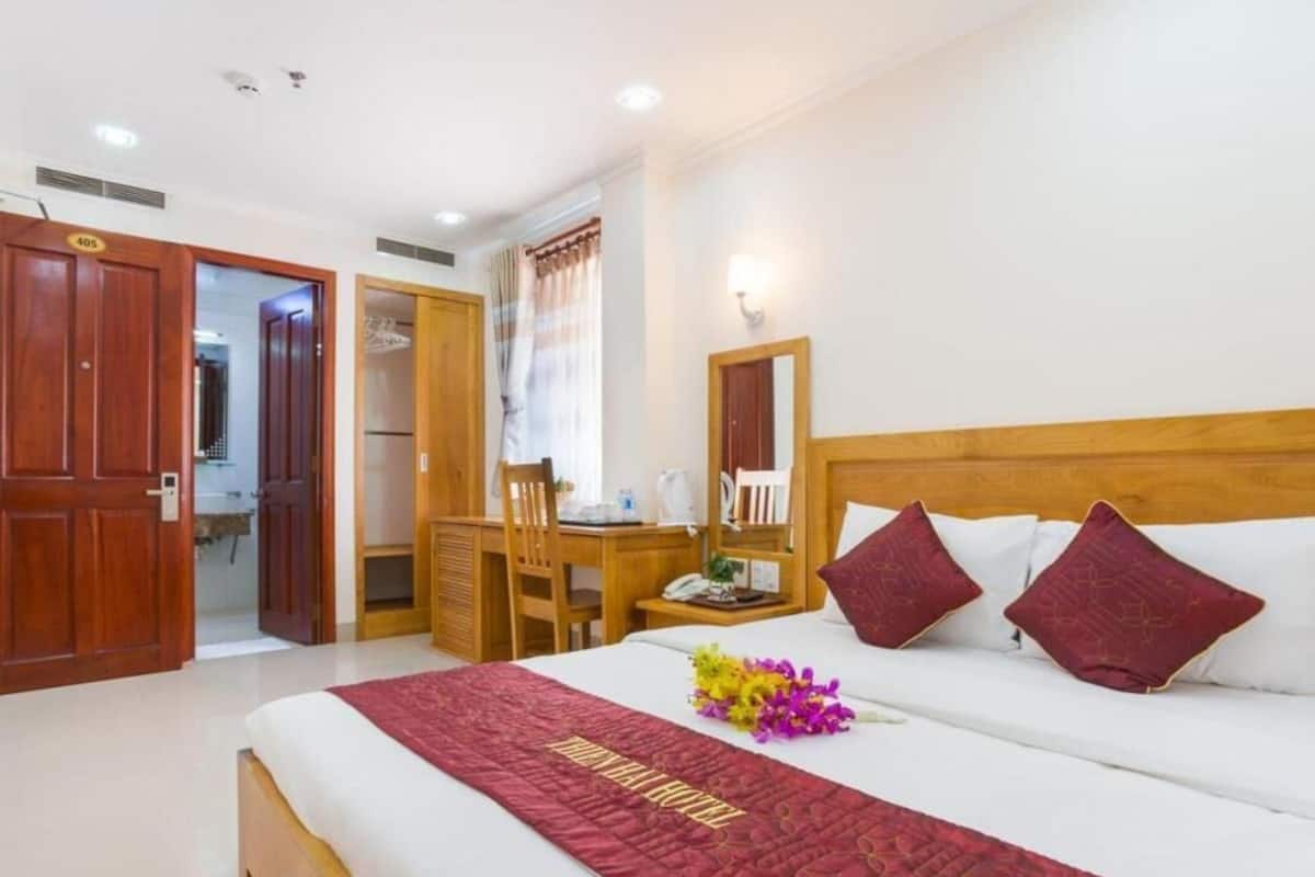 Minibar, escritorio, camas extra y wifi gratis