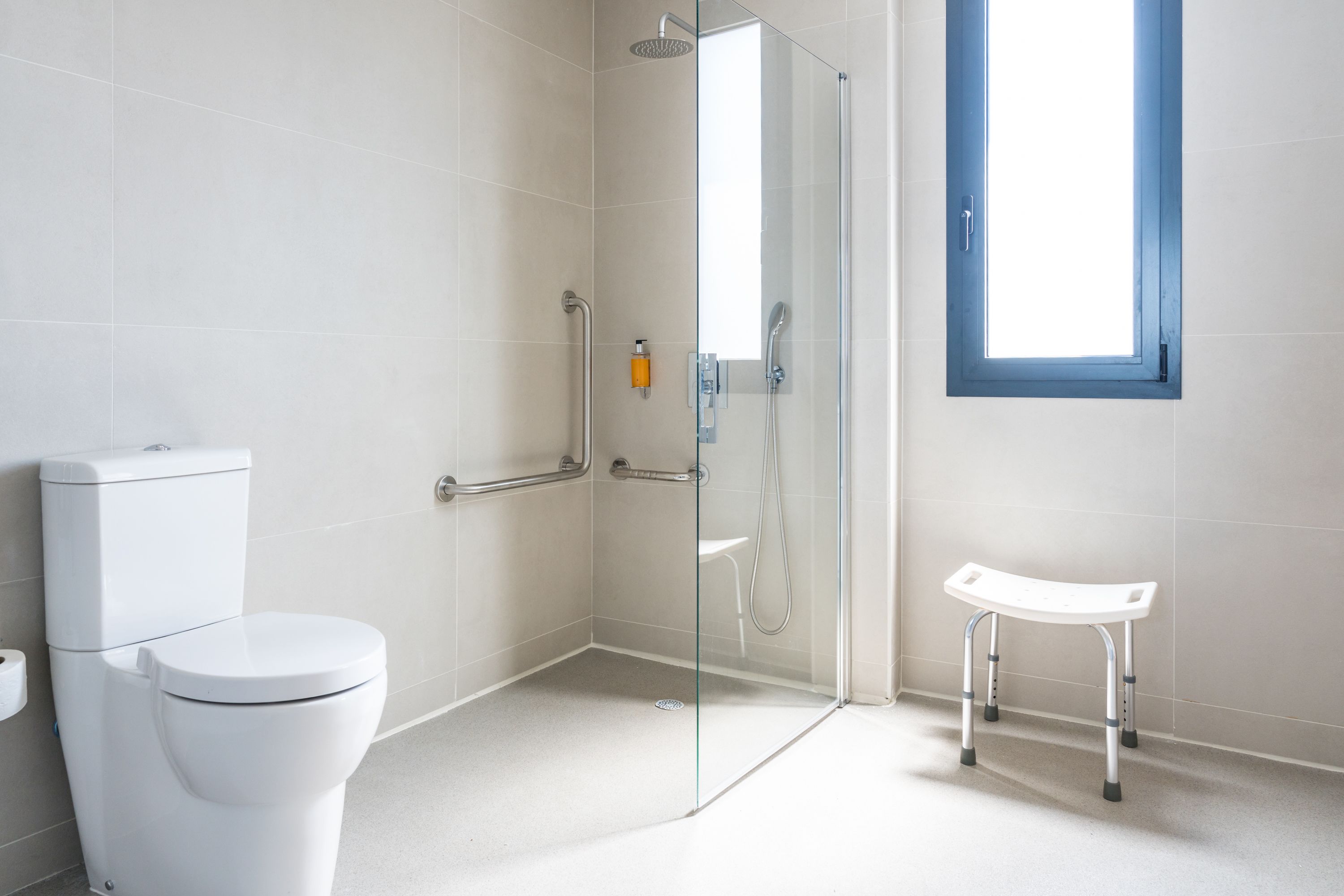 shower, free toiletries, towels