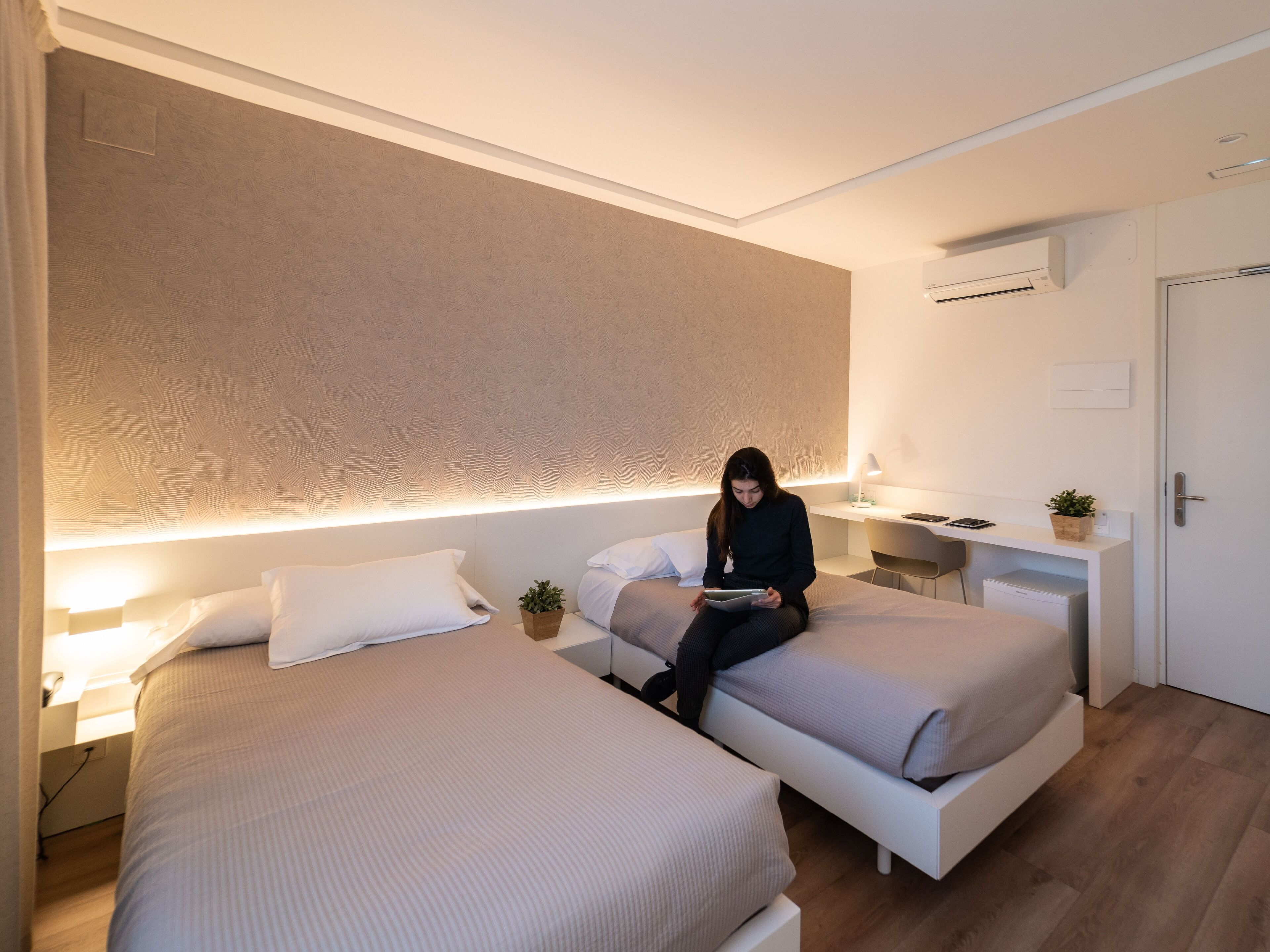 standard double room | desk, blackout curtains, free wifi, bed sheets