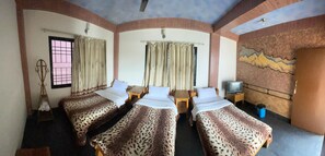 Comfort Triple Room | In-room safe, desk, iron/ironing board, free WiFi - Hotel Hakoniwa (Pokhara)