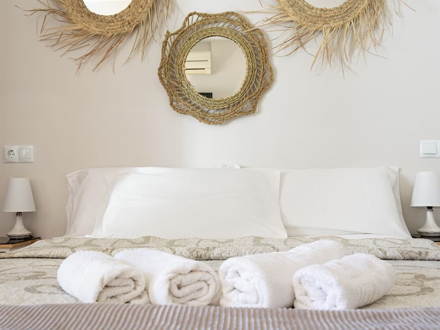 Camera doppia | Materassi a doppio strato, con stile personalizzato, una scrivania