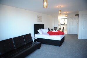 Studio, Shared Bathroom (3 Guests)