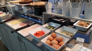 Desayuno continental incluido todos los días