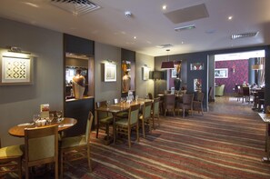 Restaurant - Premier Inn London Stansted Airport (Bishop's Stortford)