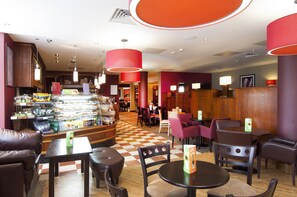 Restaurant - Premier Inn London Stansted Airport (Bishop's Stortford)