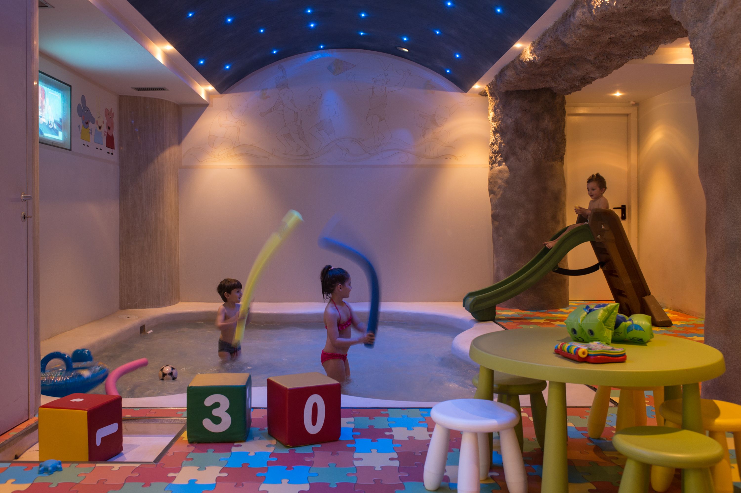 couples treatment room(s), sauna, hot tub, steam room