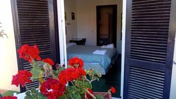 Triple Room, Balcony (1) | Terrace/patio