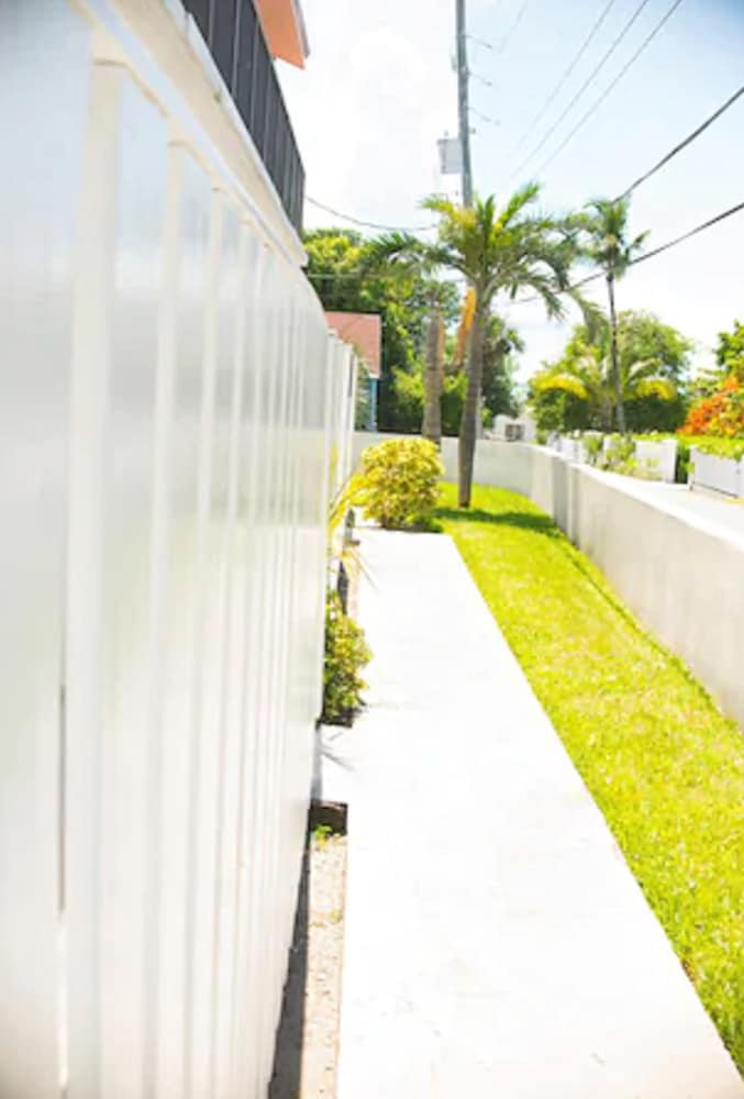 Royal Palm Hotel by null