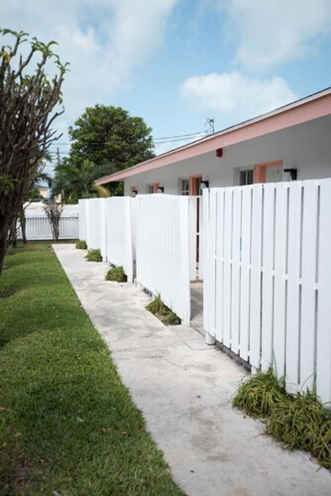 Royal Palm Hotel by null