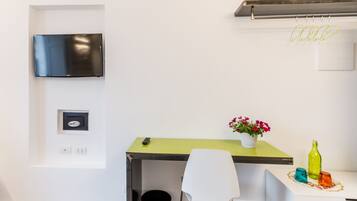 Habitación doble superior, 1 habitación, vista a la ciudad | Sábanas de algodón egipcio y ropa de cama de alta calidad