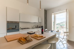 Desayuno con opciones de la cocina local incluido todos los días 