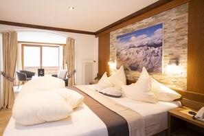 Junior Suite, Balcony, Mountain View (Panorama) | Hypo-allergenic bedding, in-room safe, free WiFi, bed sheets - Beauty & Wellness Hotel Tirolerhof (Nauders)