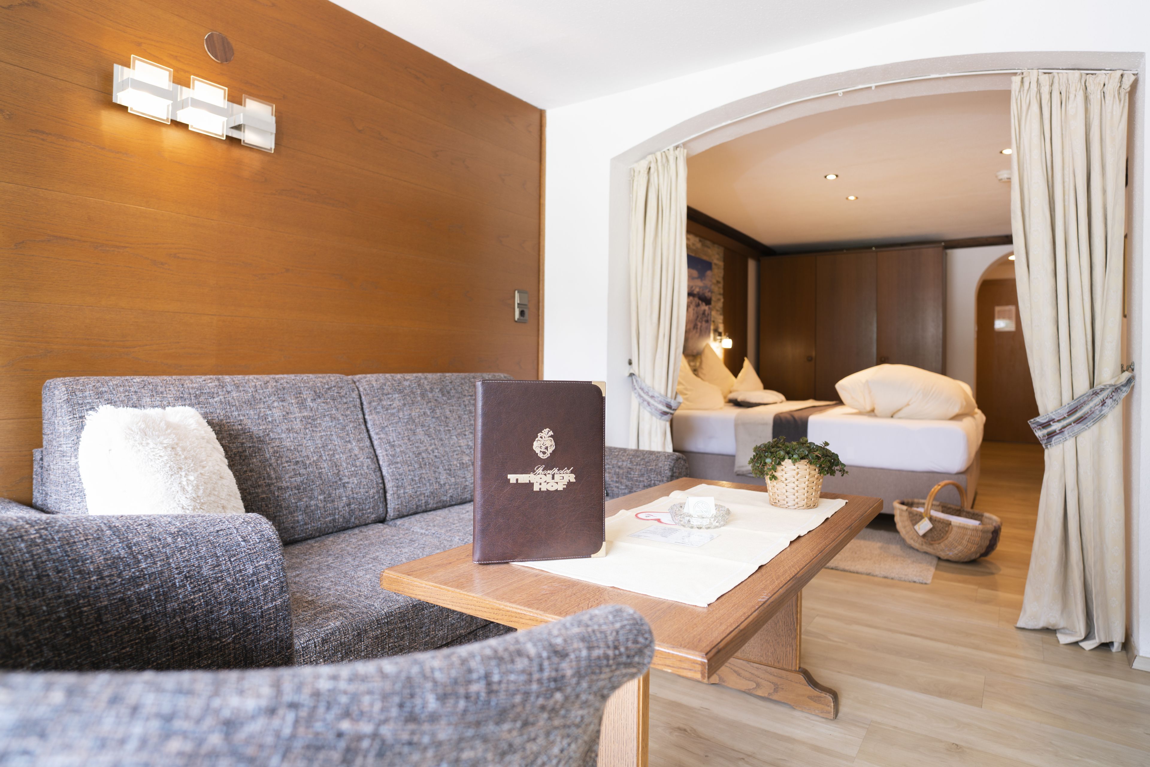 junior suite, balcony, mountain view (panorama) | hypo-allergenic bedding, in-room safe, free wifi, bed sheets