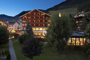Property grounds - Beauty & Wellness Hotel Tirolerhof (Nauders)