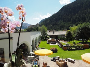 Terrace/patio - Beauty & Wellness Hotel Tirolerhof (Nauders)