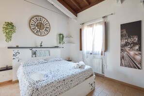 Deluxe Triple Room | Minibar, desk, iron/ironing board, free cribs/infant beds - Rome Holidays Resort (Rome)