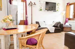 Flat-screen TV - Rome Holidays Resort (Rome)