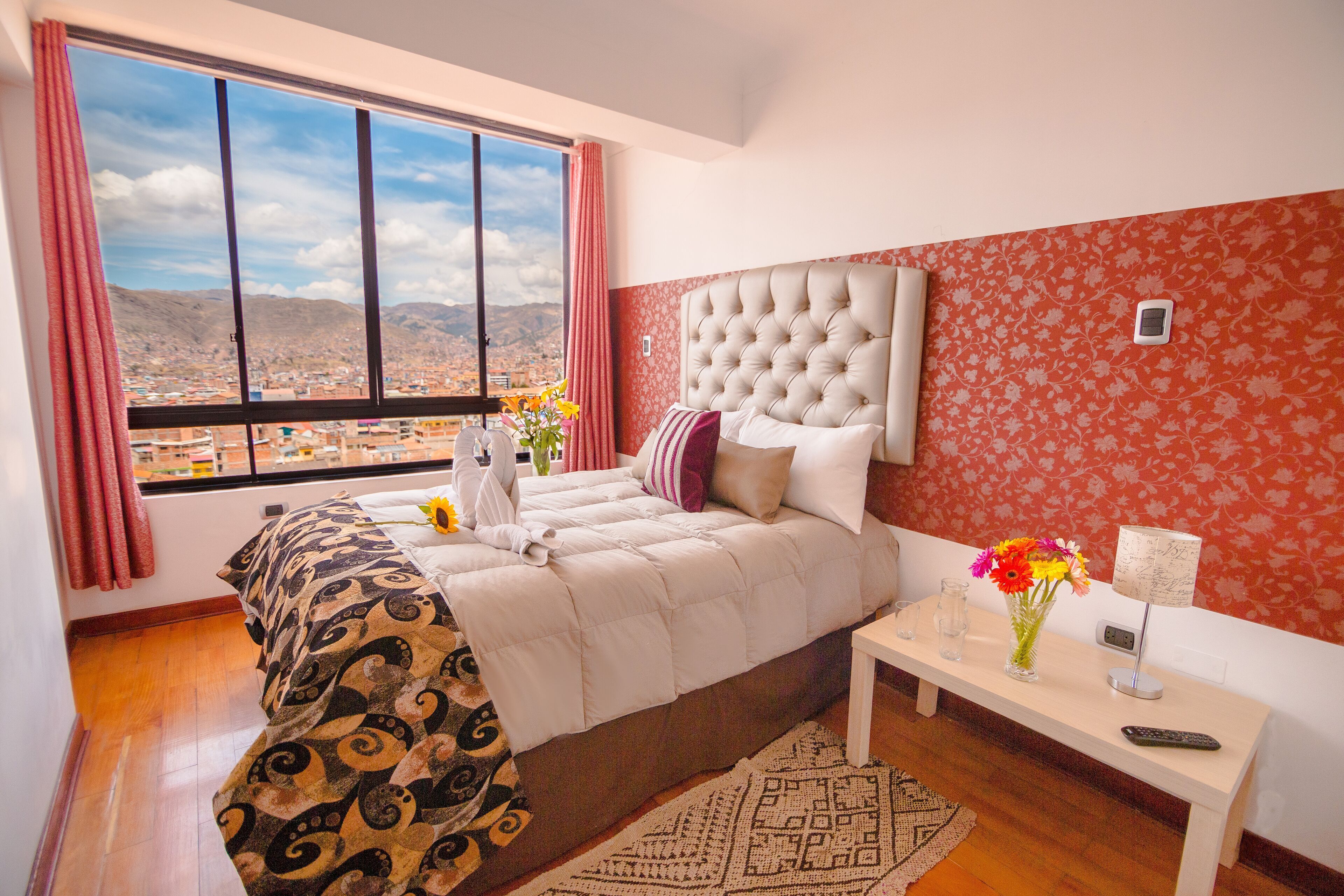 Hypo-allergenic bedding, down duvets, individually decorated, free WiFi