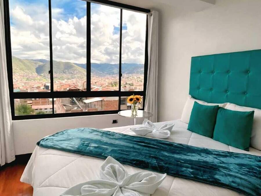 Deluxe-Apartment, 3 Schlafzimmer | Allergikerbettwaren, Daunenbettdecken, individuell dekoriert