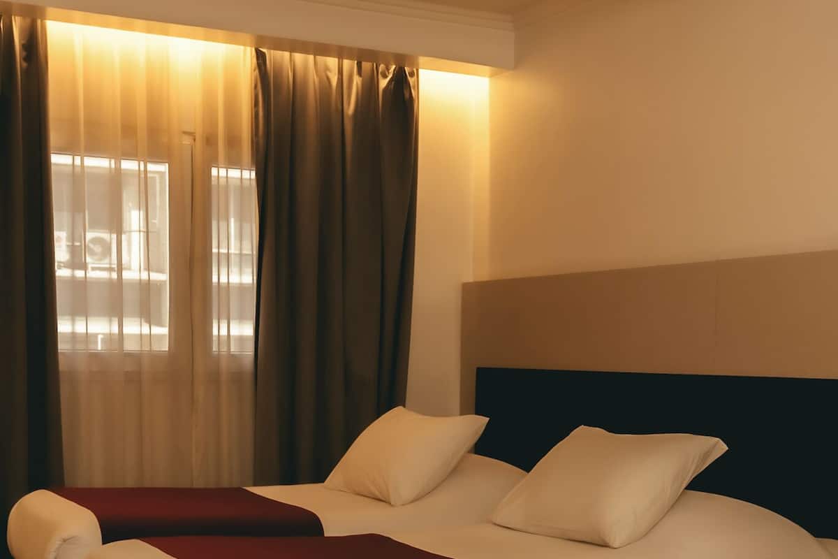 Kamar Triple | Minibar, brankas, dan Wi-Fi gratis