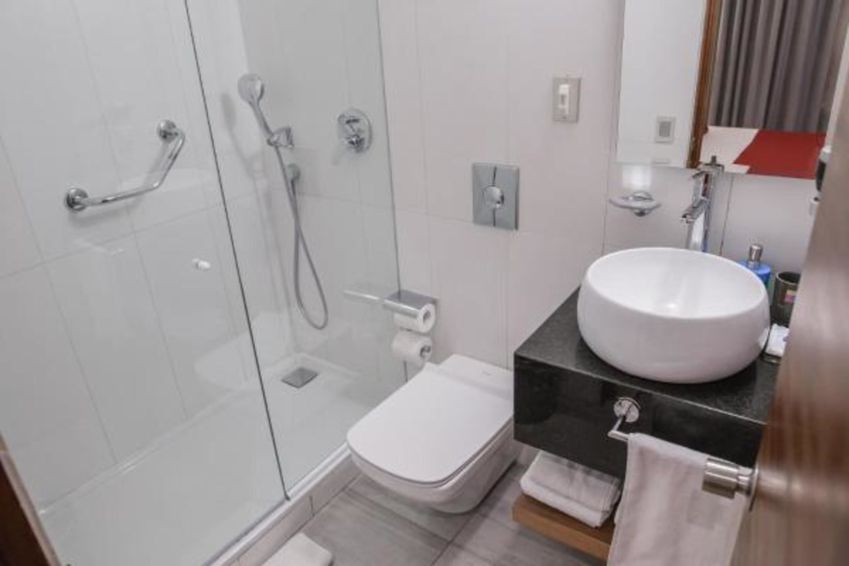 shower, free toiletries, hair dryer, towels