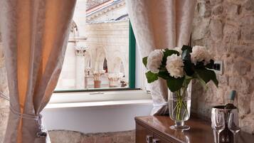 Deluxe Double or Twin Room, 1 King Bed (City view) | City view