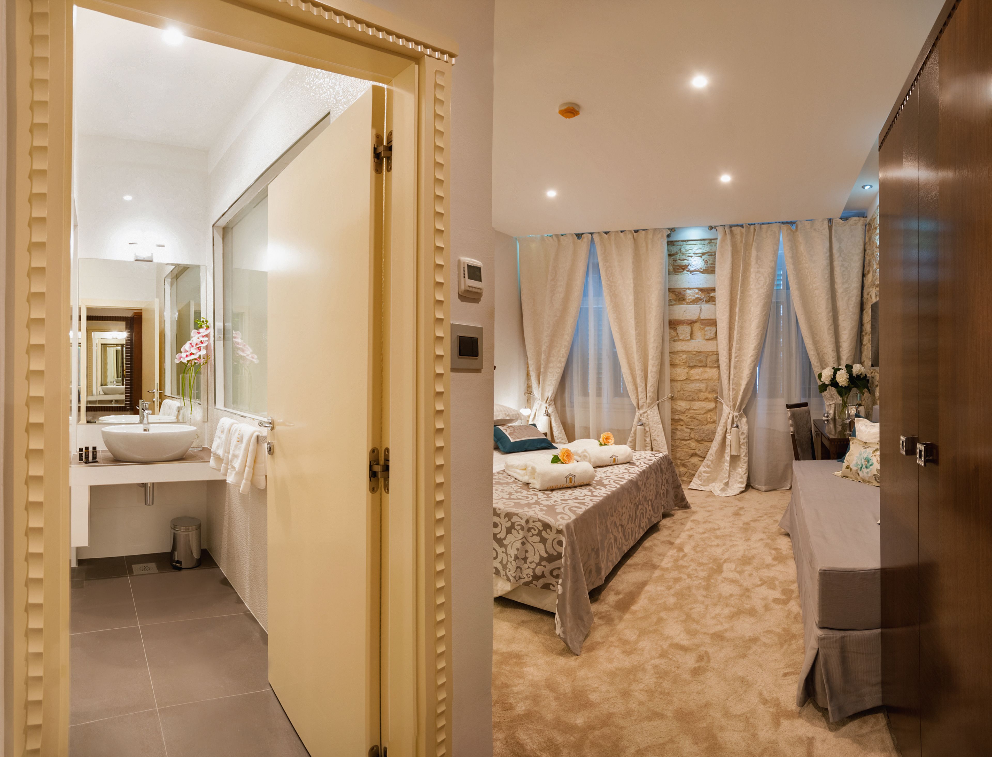 deluxe double or twin room, 1 king bed (city view) | premium bedding, minibar, in-room safe, individually decorated