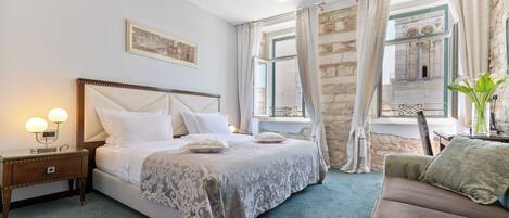 Deluxe Double or Twin Room, 1 King Bed (City view)