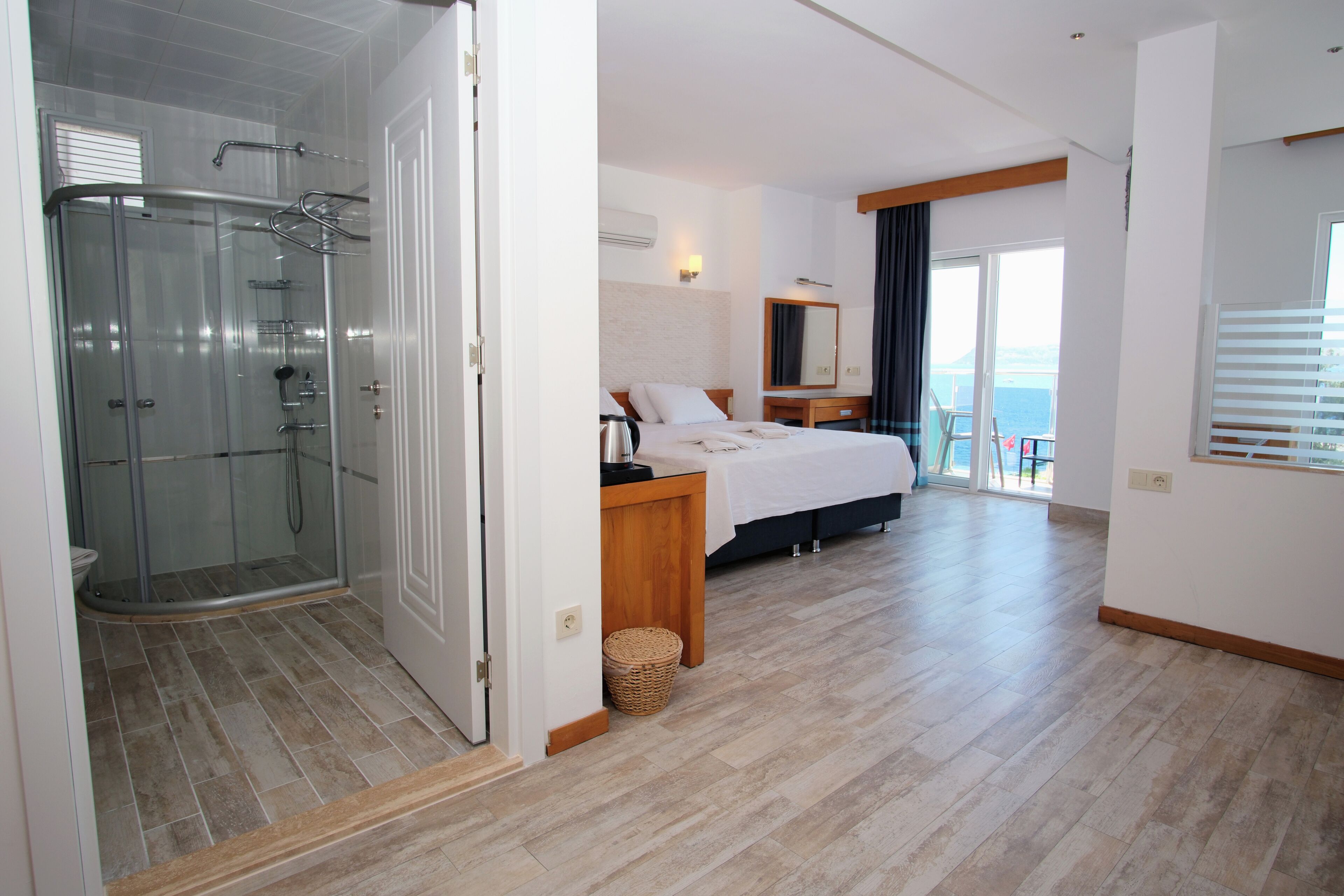 Quarto executivo | Roupas de cama premium, frigobar, cofres nos quartos, Wi-Fi de cortesia