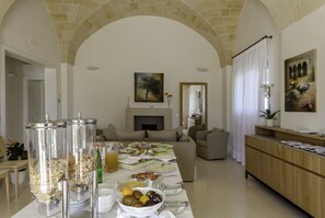Petit déjeuner buffet compris tous les jours