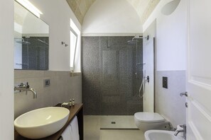 Superior-Zimmer, Terrasse | Badezimmer